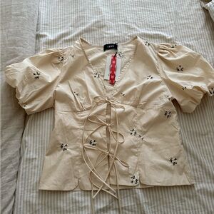 Cider Beige Floral Puff Sleeve Blouse